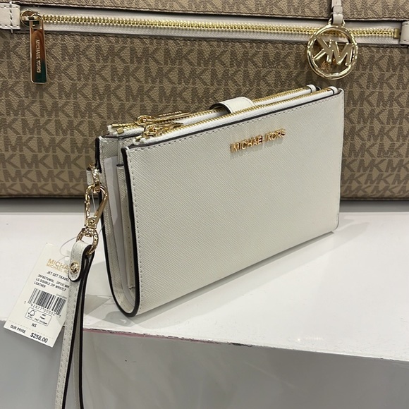 MICHAEL KORS LARGE DOUBLE ZIP WRISTLET WALLET PHONE CASE CLUTCH 
Optic White - Picture 10 of 16
